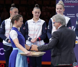 podium team ph simone ferraro sfa08243 copia